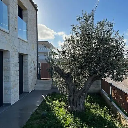 Exclusive New With Private Pool - 3br Néa Fókaia