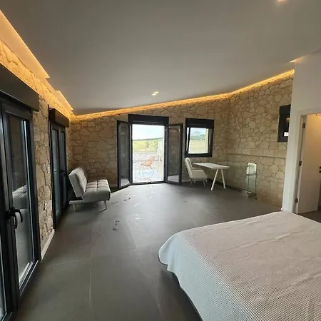 Exclusive New With Private Pool - 3br Hotell