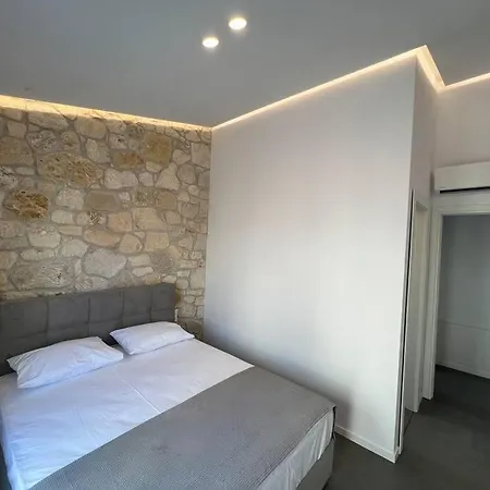 Exclusive New With Private Pool - 3br Hotell